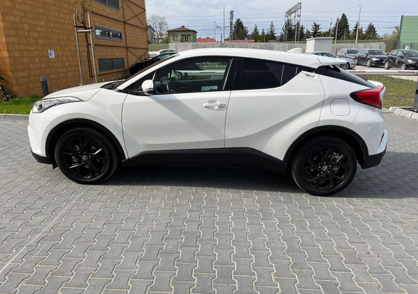 Toyota C-HR cena 74900 przebieg: 67000, rok produkcji 2017 z Warszawa małe 172